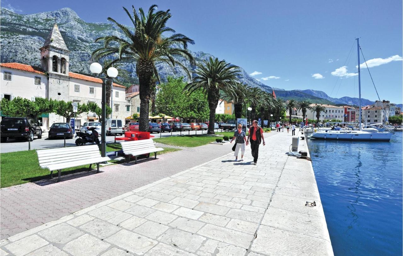 Lovely Apartment In Makarska With Kitchen 외부 사진